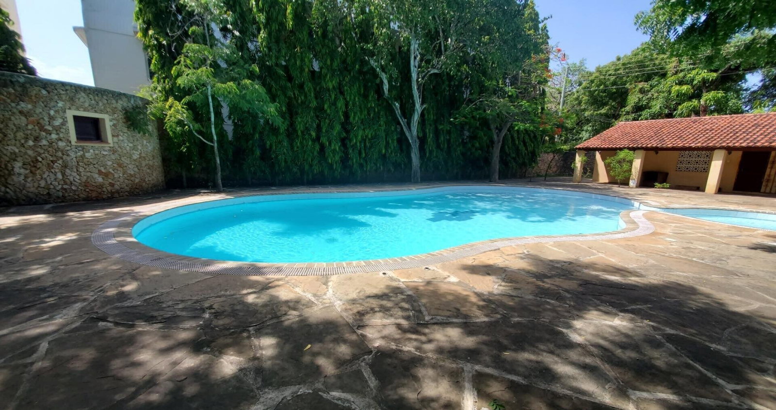 Gated 4BR Townhouse, 2nd Row from Beach - Shanzu