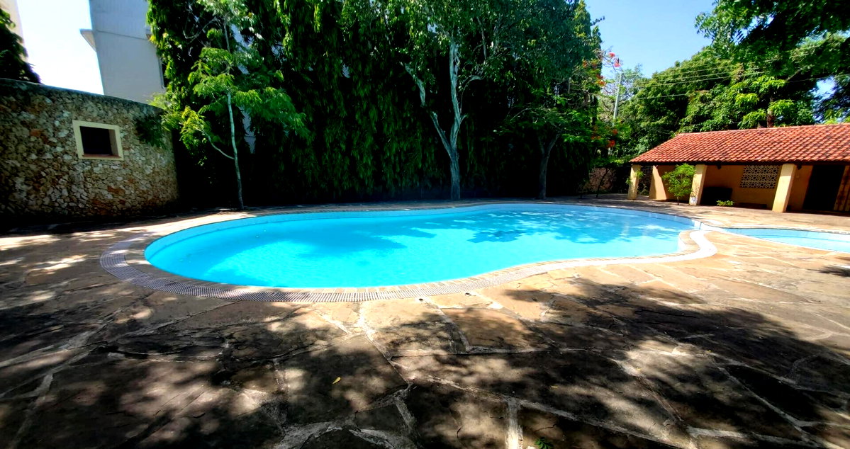 Gated 4BR Townhouse, 2nd Row from Beach - Shanzu