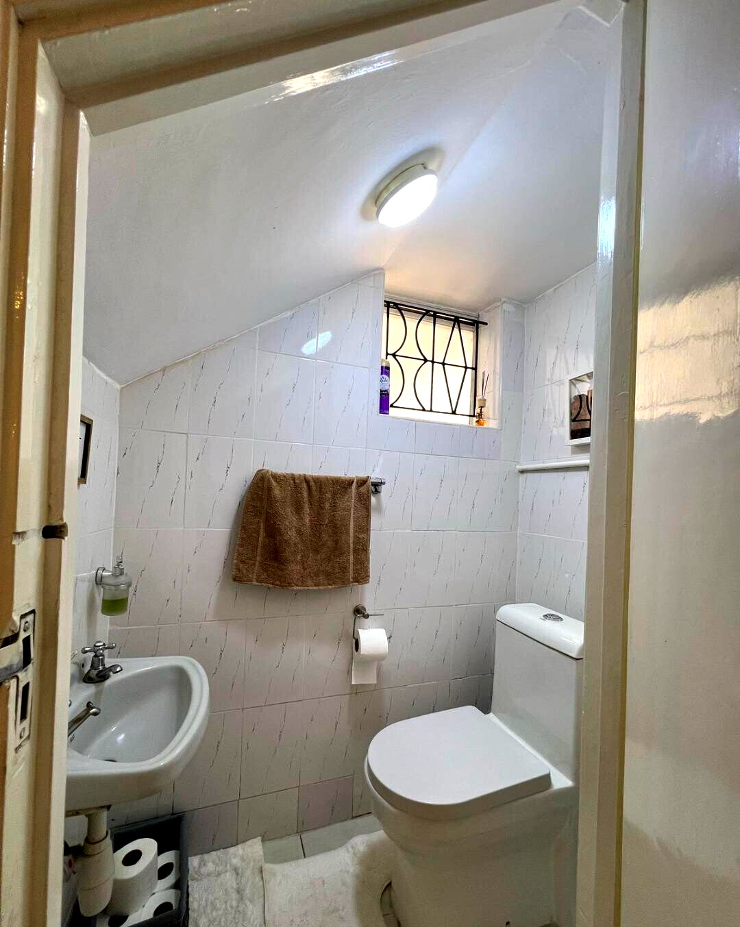 Solar-Powered 4BR Townhouse with 12,000L Water - Kileleshwa