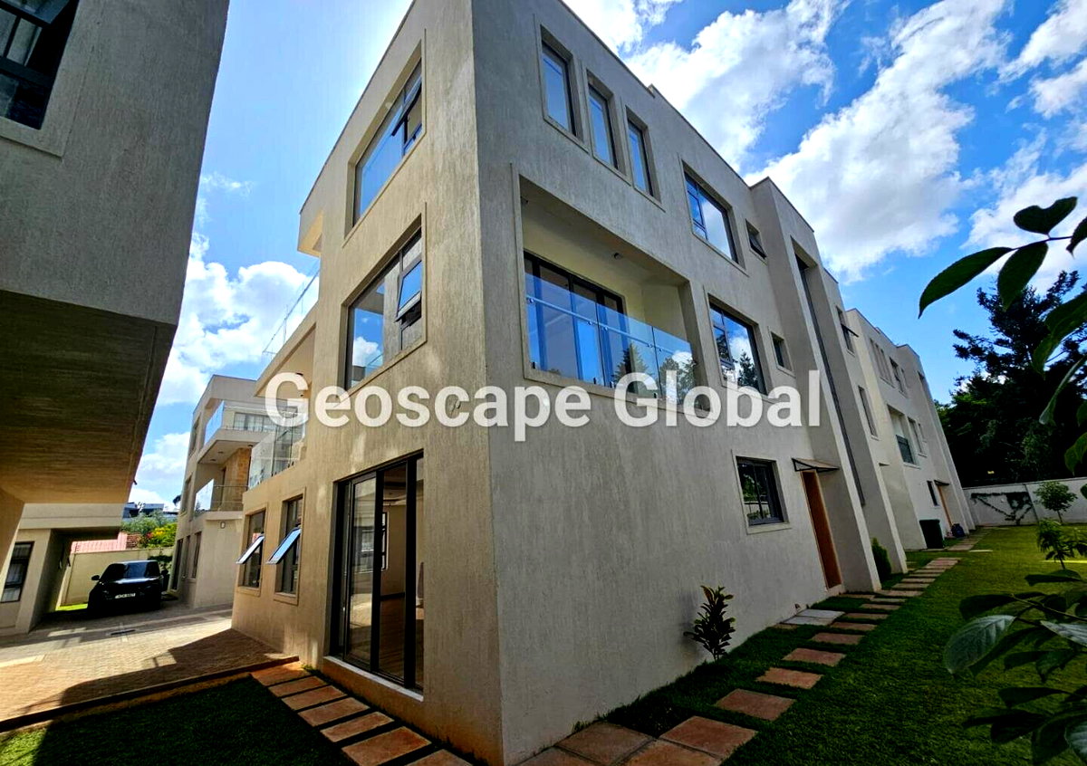 6-Bedroom Townhouse with Gym & DSQ in Quiet Lavington