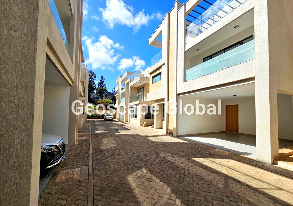 6-Bedroom Townhouse with Gym & DSQ in Quiet Lavington