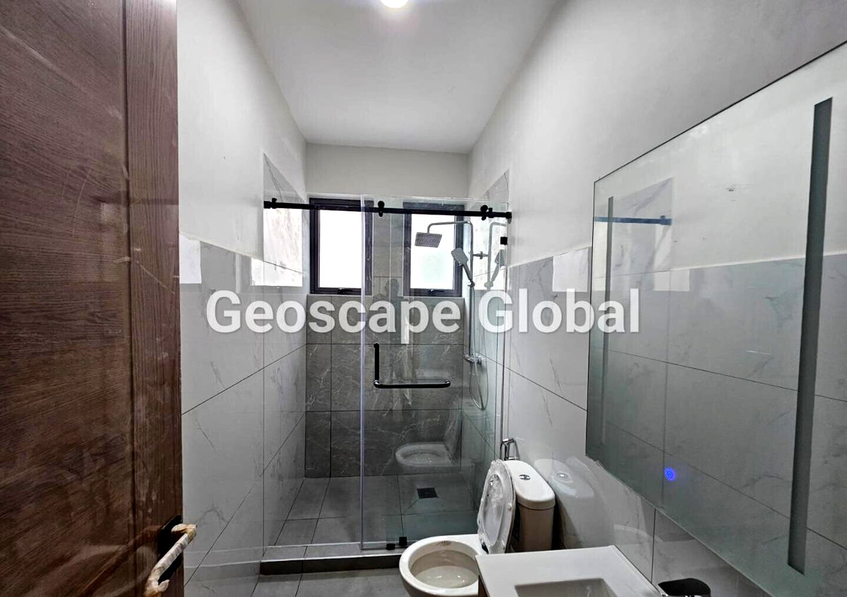 6-Bedroom Townhouse with Gym & DSQ in Quiet Lavington