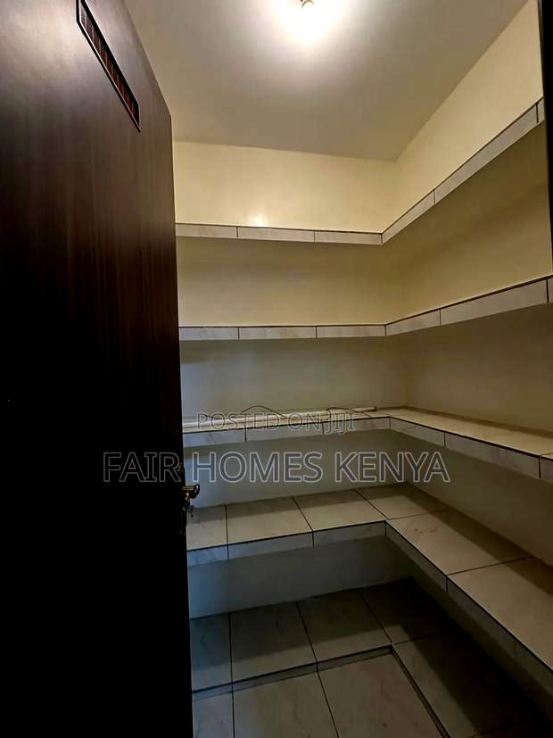 3bdrm Apartment in Kabasiran Avenue, Lavington for rent