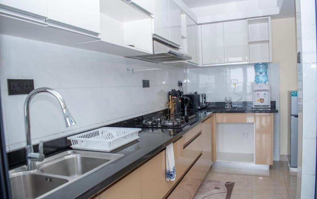 2BR Luxury Apartment with High-Speed Lifts & Gym - Lavington