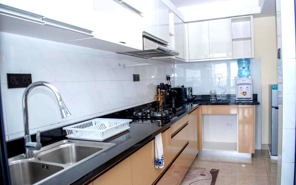 2BR Luxury Apartment with High-Speed Lifts & Gym - Lavington