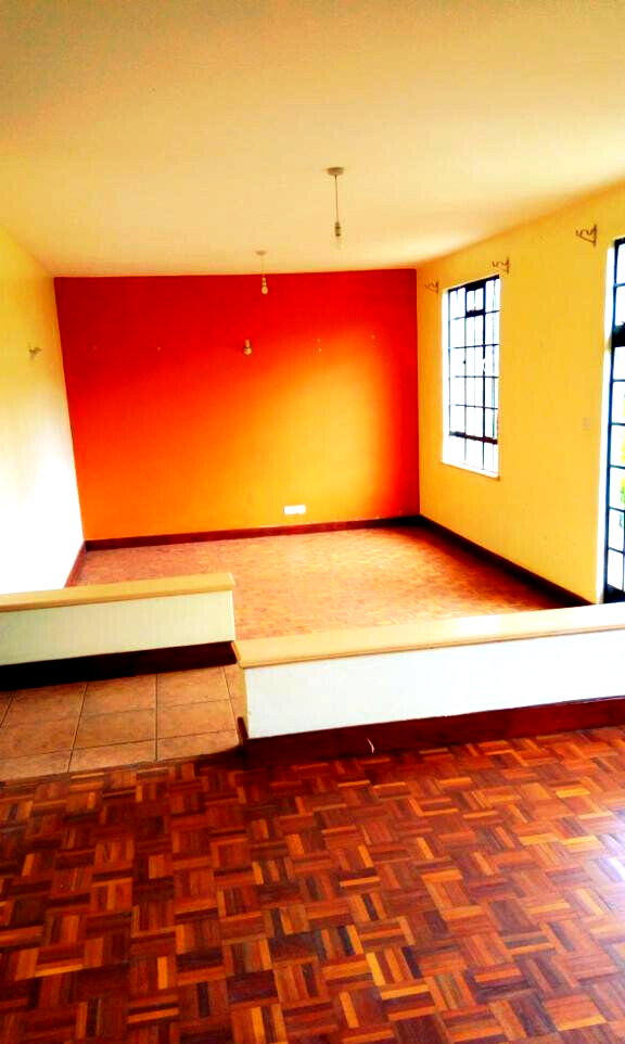 Sunken Lounge & Parquet Floors 4BR Townhouse - Loresho