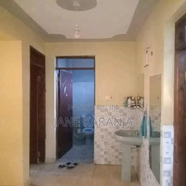 6bdrm Mansion in Muram Estate, Kenyatta Road / Theta for sale