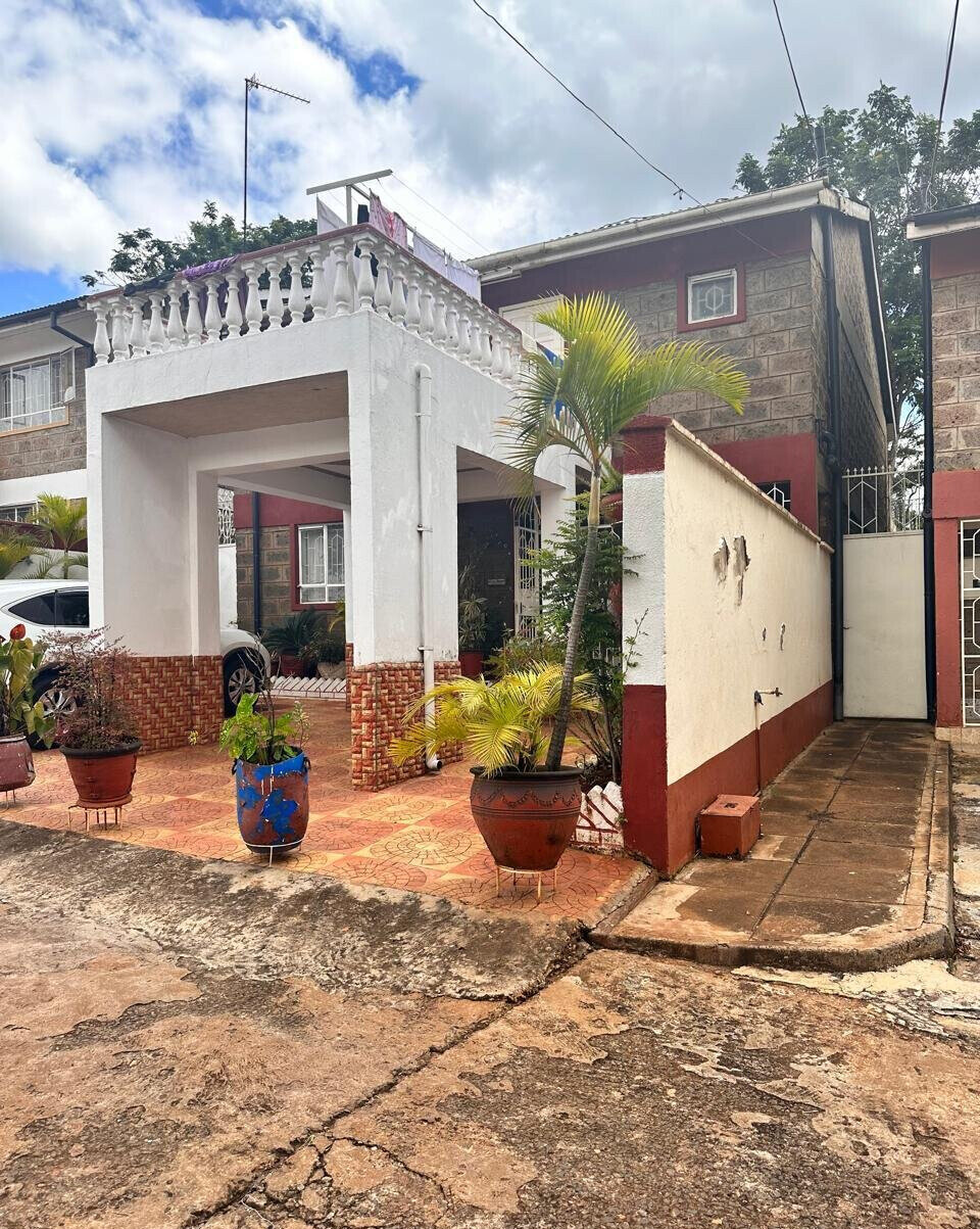 5-Bed Townhouse with DSQ & Ready Title - Westlands