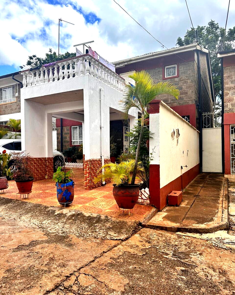 5-Bed Townhouse with DSQ & Ready Title - Westlands