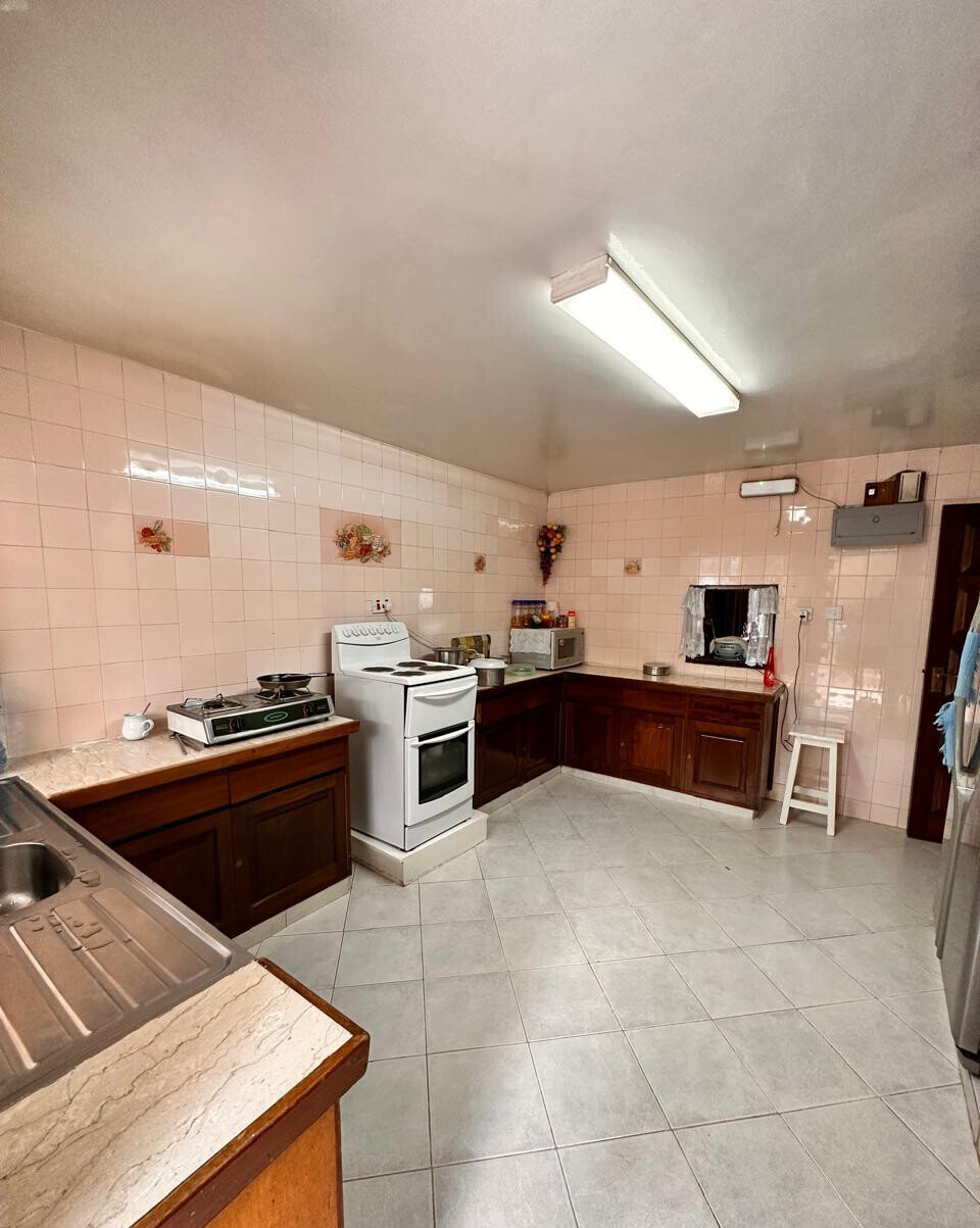 5-Bed Townhouse with DSQ & Ready Title - Westlands