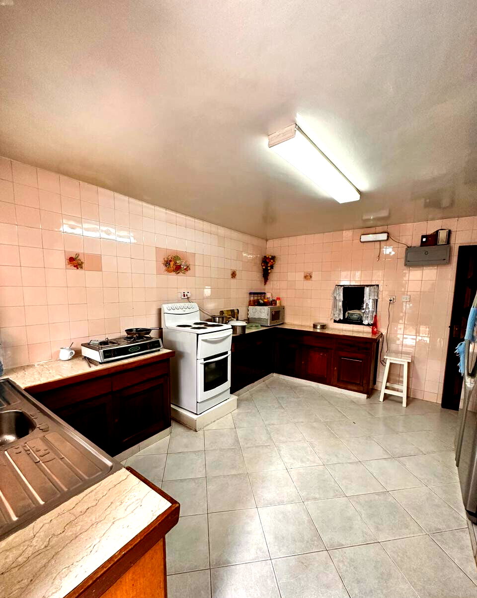 5-Bed Townhouse with DSQ & Ready Title - Westlands