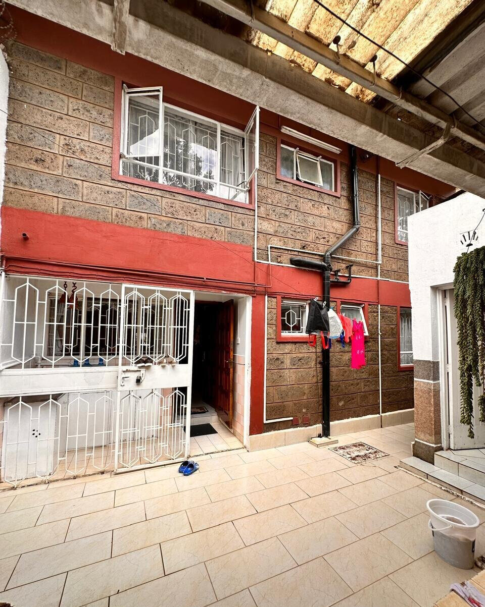 5-Bed Townhouse with DSQ & Ready Title - Westlands