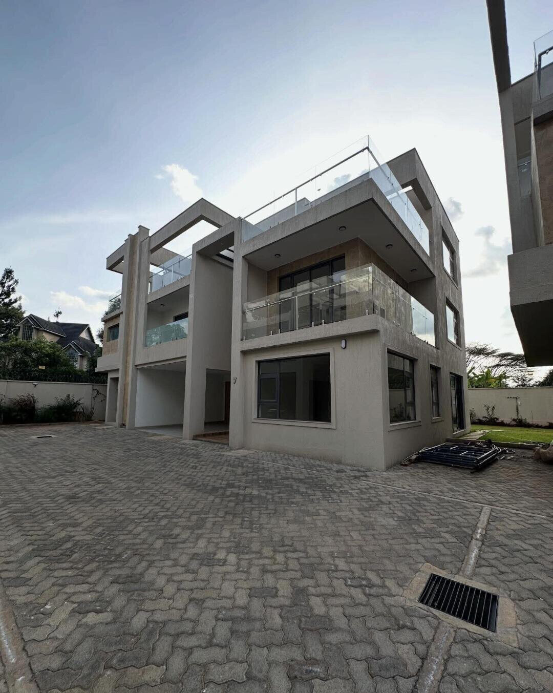 6-Ensuite Townhouse with DSQ & Modern Finishes - Lavington