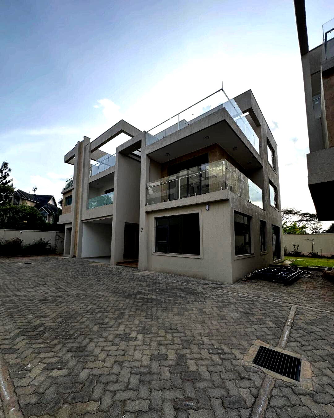 6-Ensuite Townhouse with DSQ & Modern Finishes - Lavington