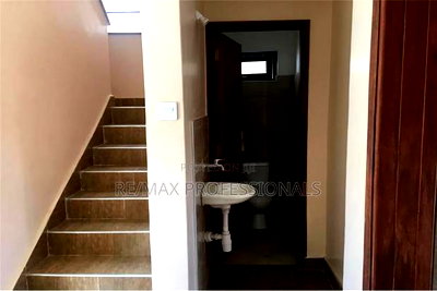3bdrm Maisonette in Langata for sale - Image 9