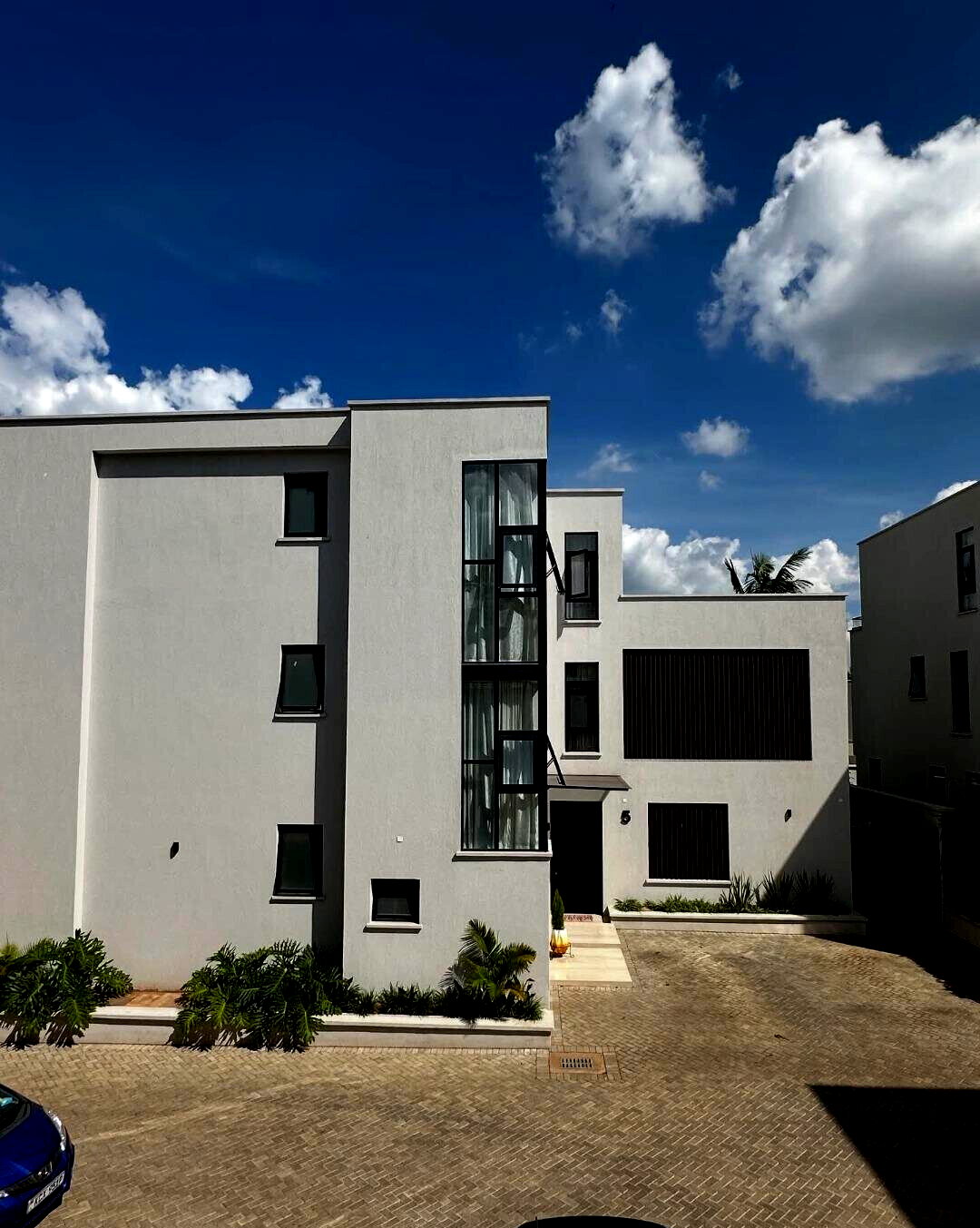 5-Ensuite Villa with Two Kitchens & Smart CCTV - Lavington