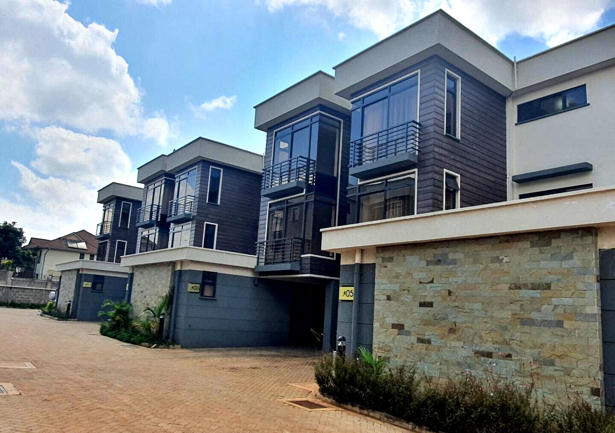 Newly Built 4-Ensuite Townhouse with Pool & Solar - Loresho