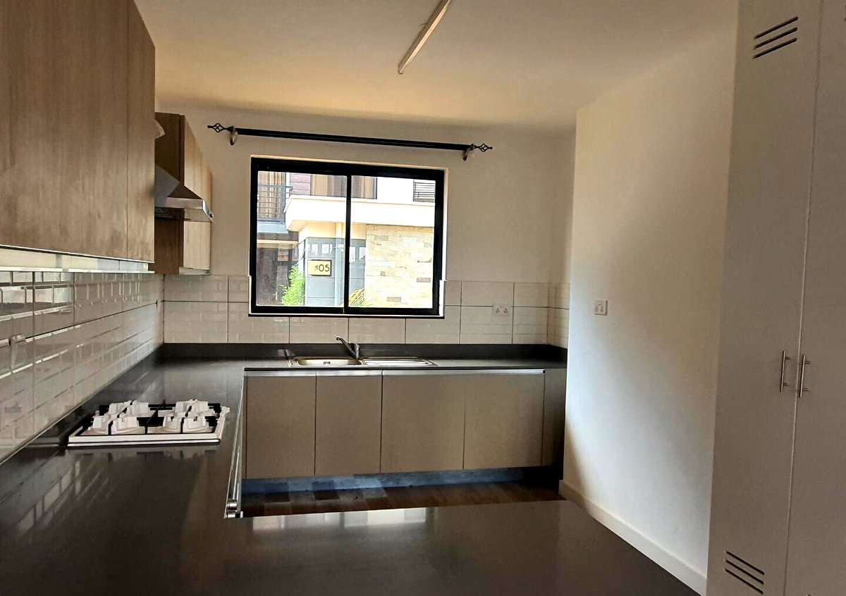 Newly Built 4-Ensuite Townhouse with Pool & Solar - Loresho