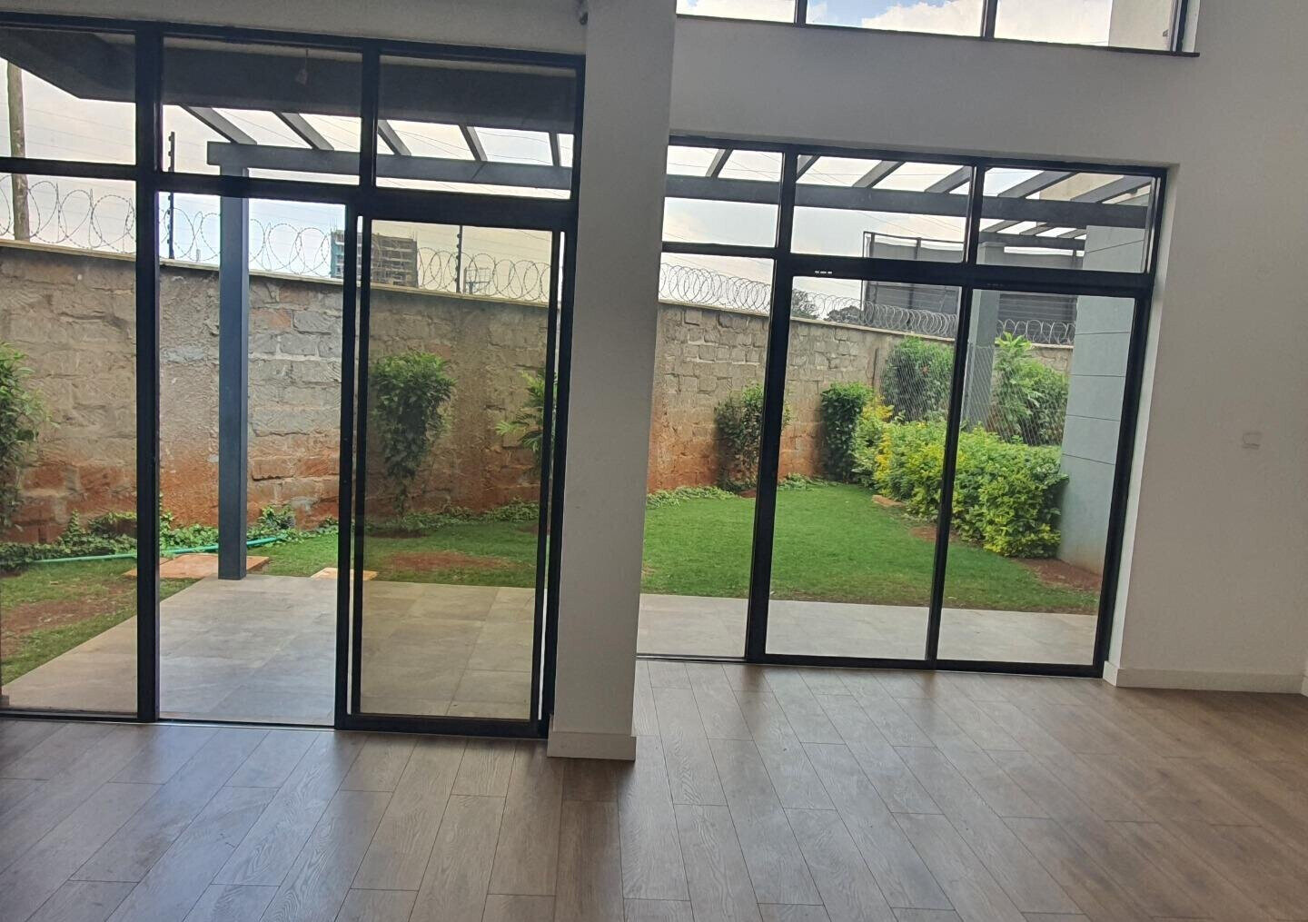 Newly Built 4-Ensuite Townhouse with Pool & Solar - Loresho