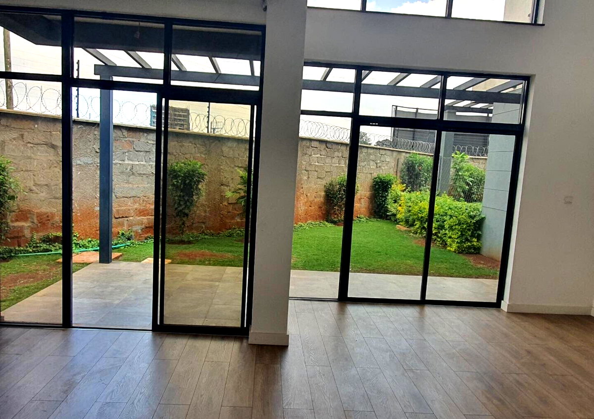 Newly Built 4-Ensuite Townhouse with Pool & Solar - Loresho