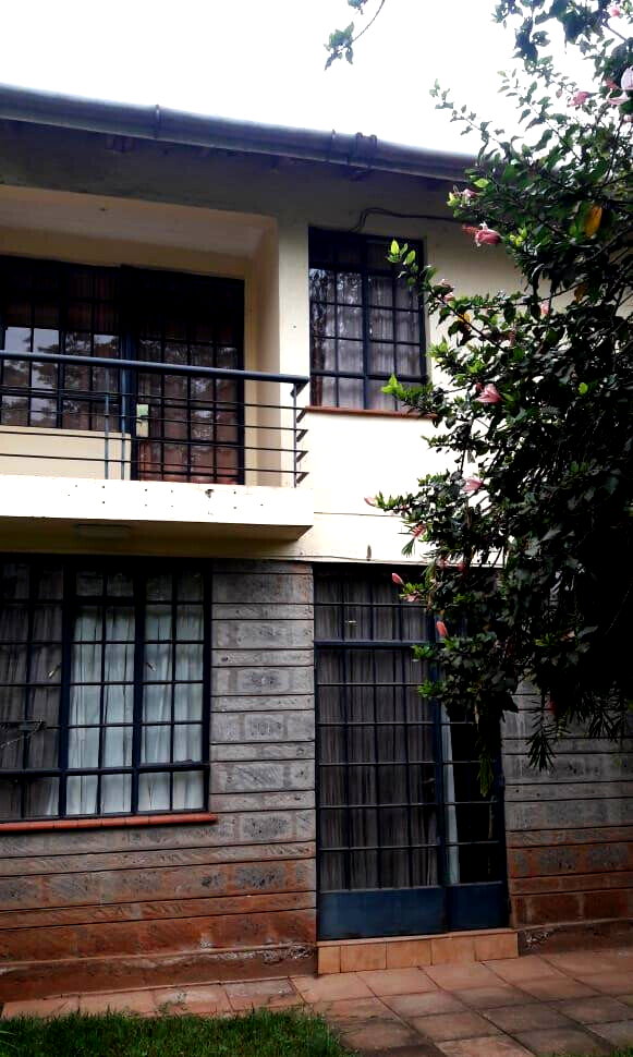 Waterfront 4BR Townhouse with DSQ & Own Compound - Mountain View