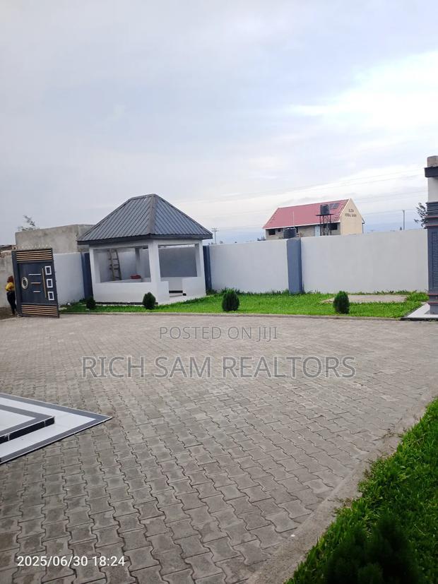 3bdrm Mansion in Pipeline, Nakuru Town East for sale