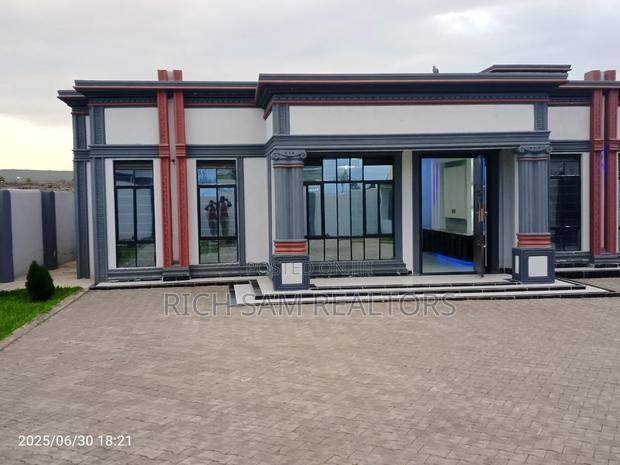 3bdrm Mansion in Pipeline, Nakuru Town East for sale