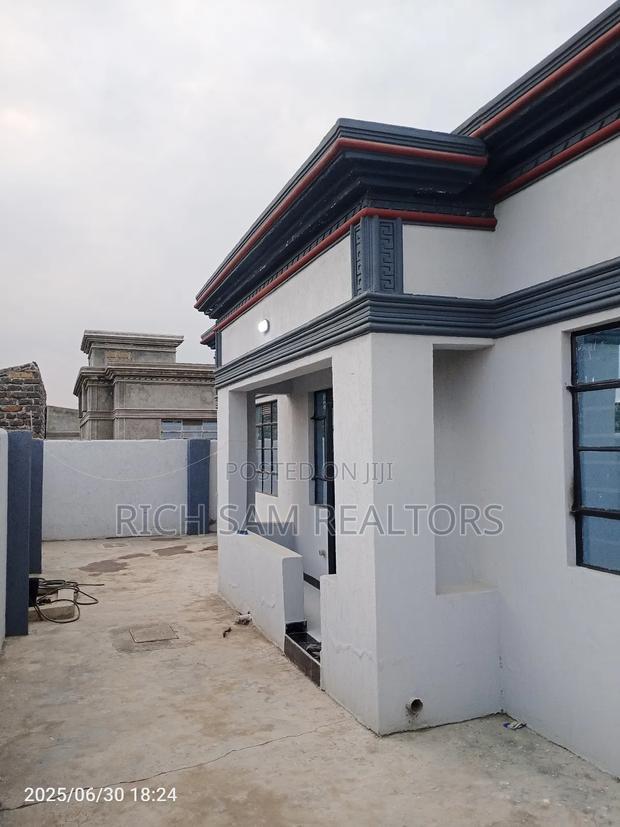 3bdrm Mansion in Pipeline, Nakuru Town East for sale