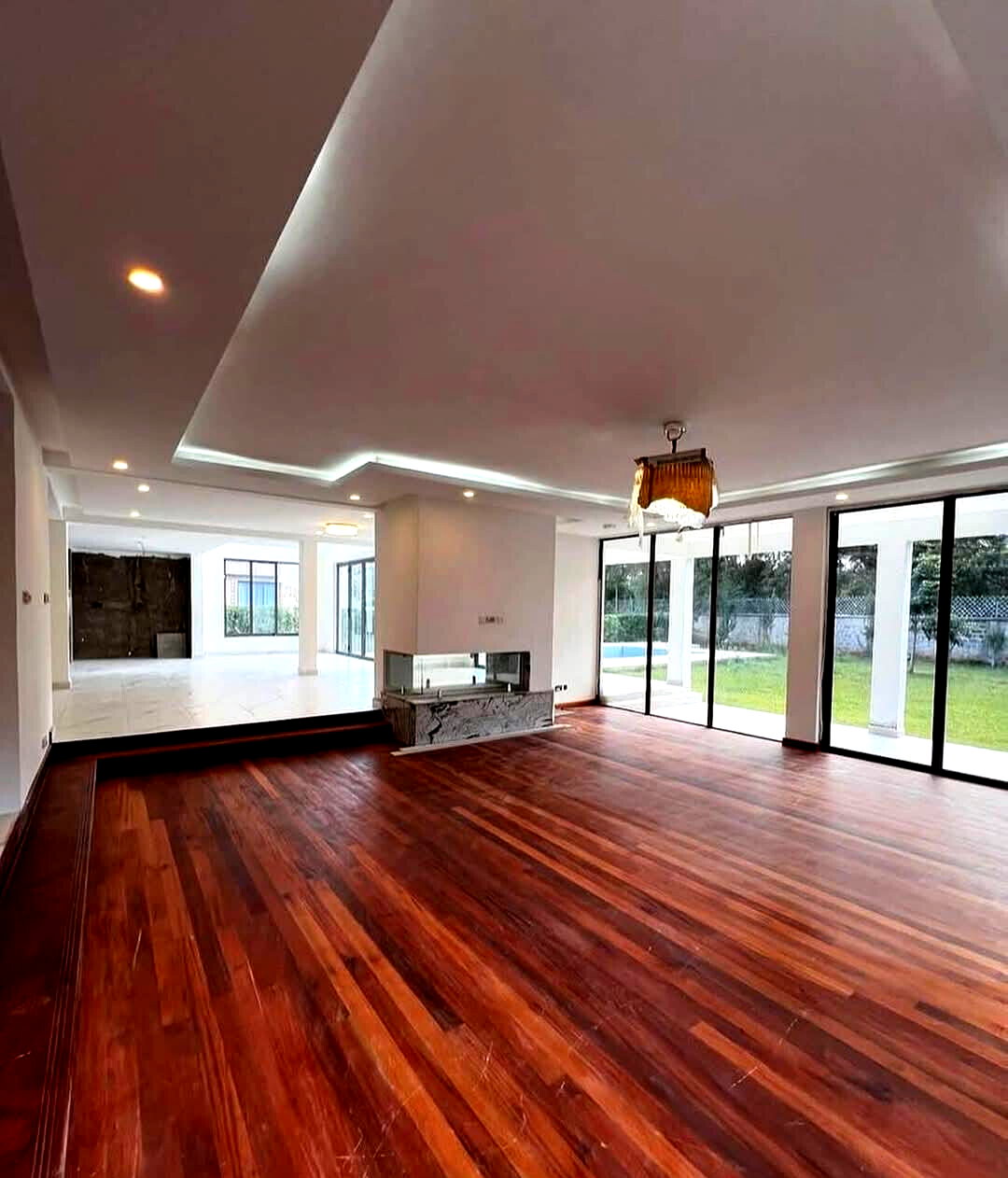 0.6-Acre 5BR Villa with Pool & Jacuzzi – Karen