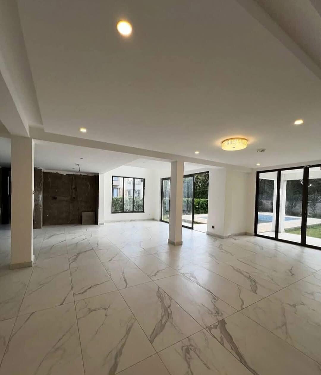 0.6-Acre 5BR Villa with Pool & Jacuzzi – Karen