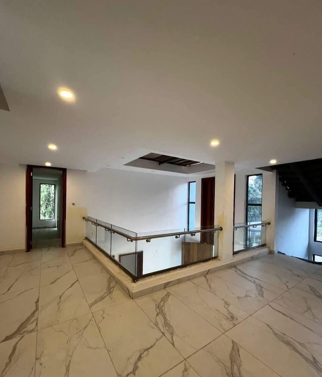 0.6-Acre 5BR Villa with Pool & Jacuzzi – Karen