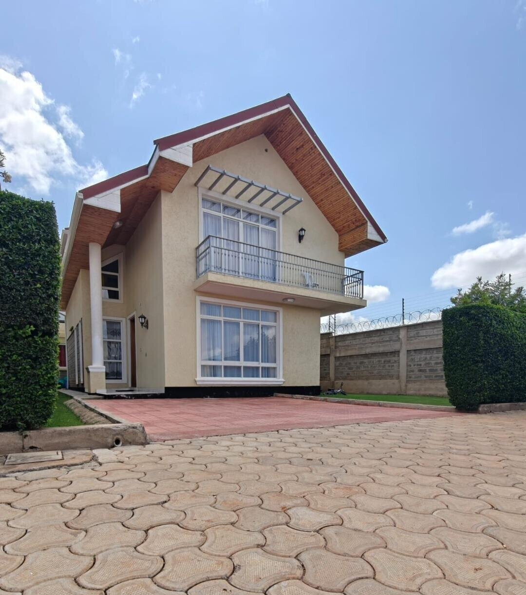 4BR Townhouse with Pool, Gym & Borehole - Kitengela