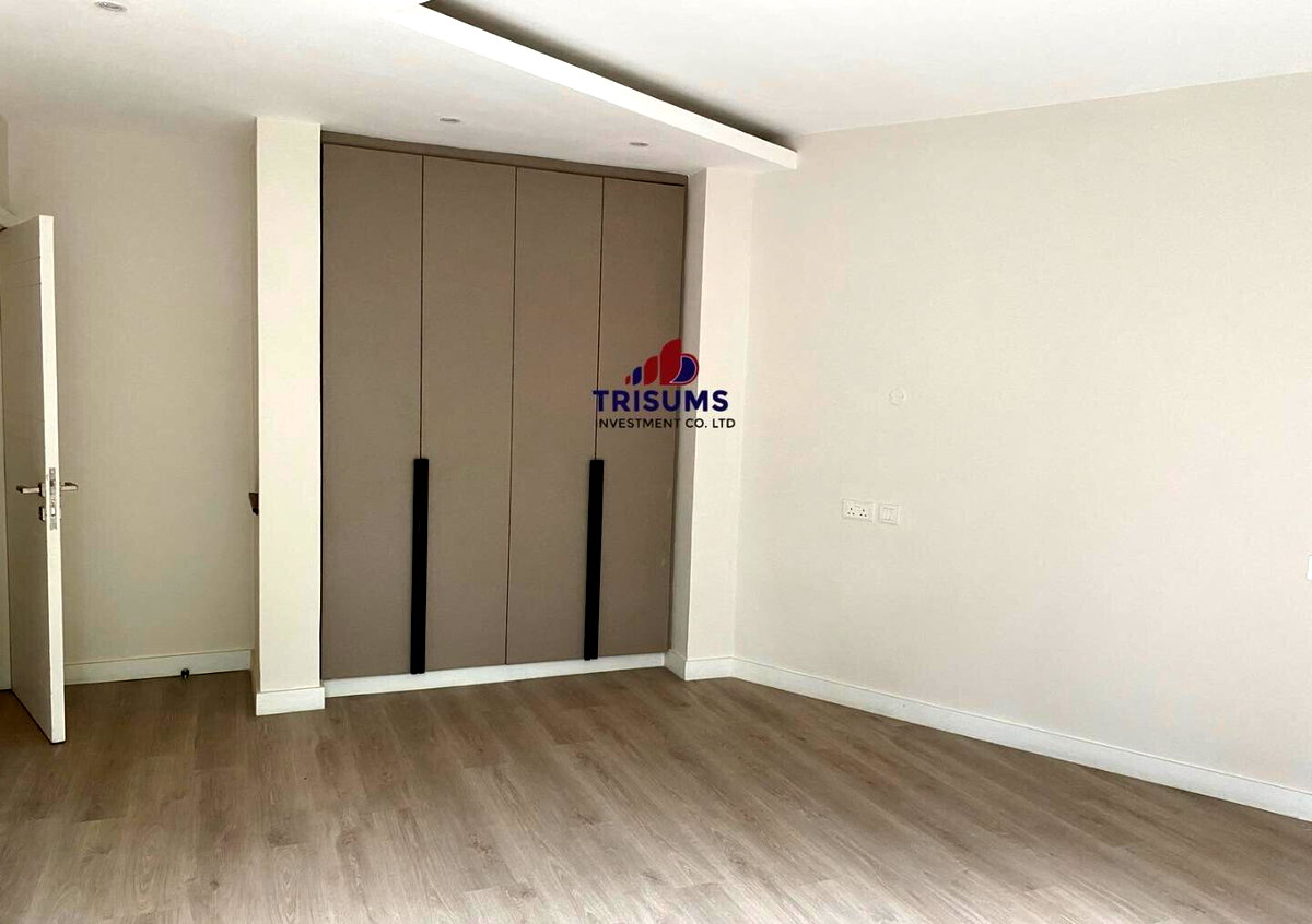 4BR Townhouse with Study & Family Room - Lavington