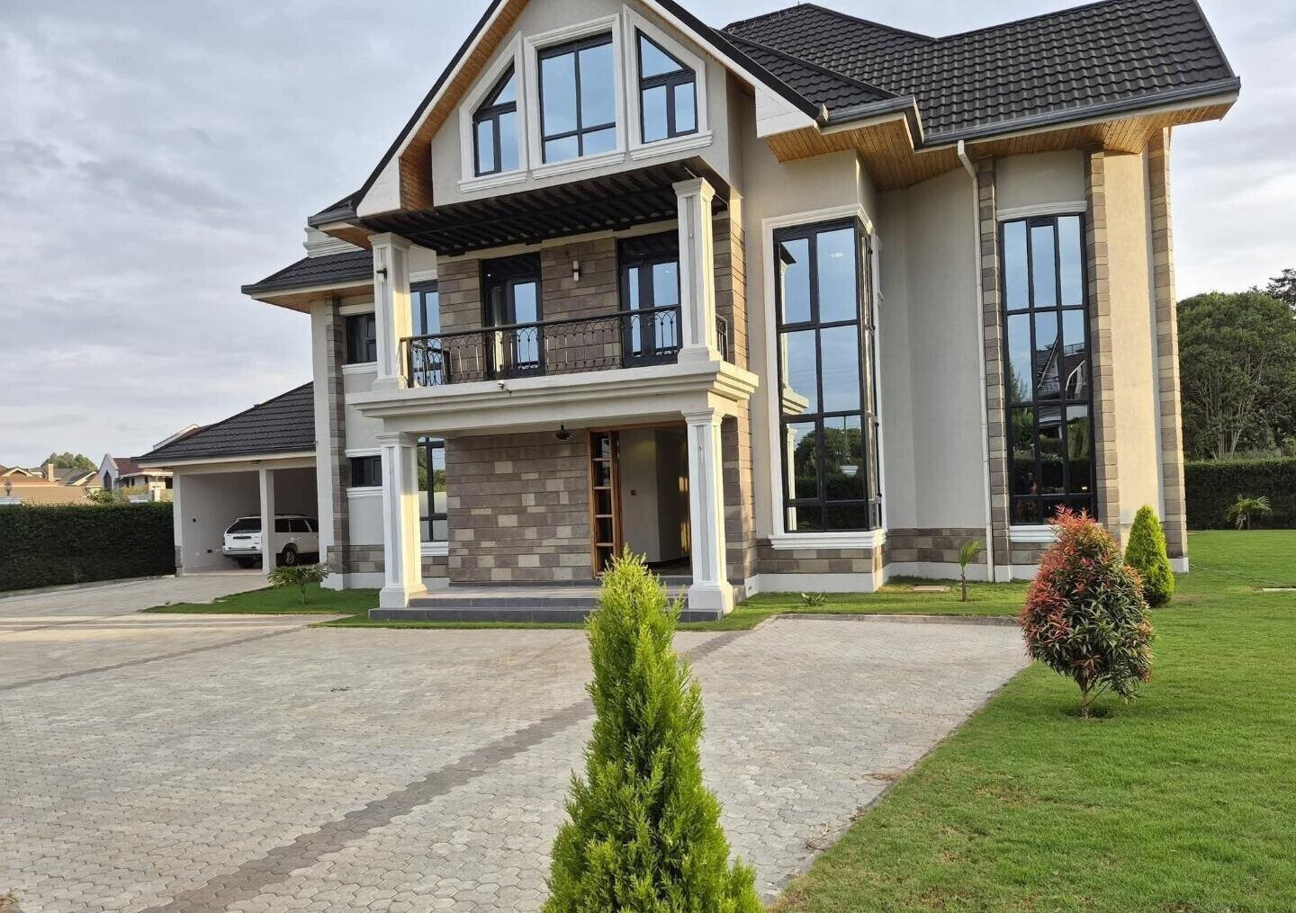 6BR All-Ensuite Mansionette with 0.3-Acre Garden - Runda
