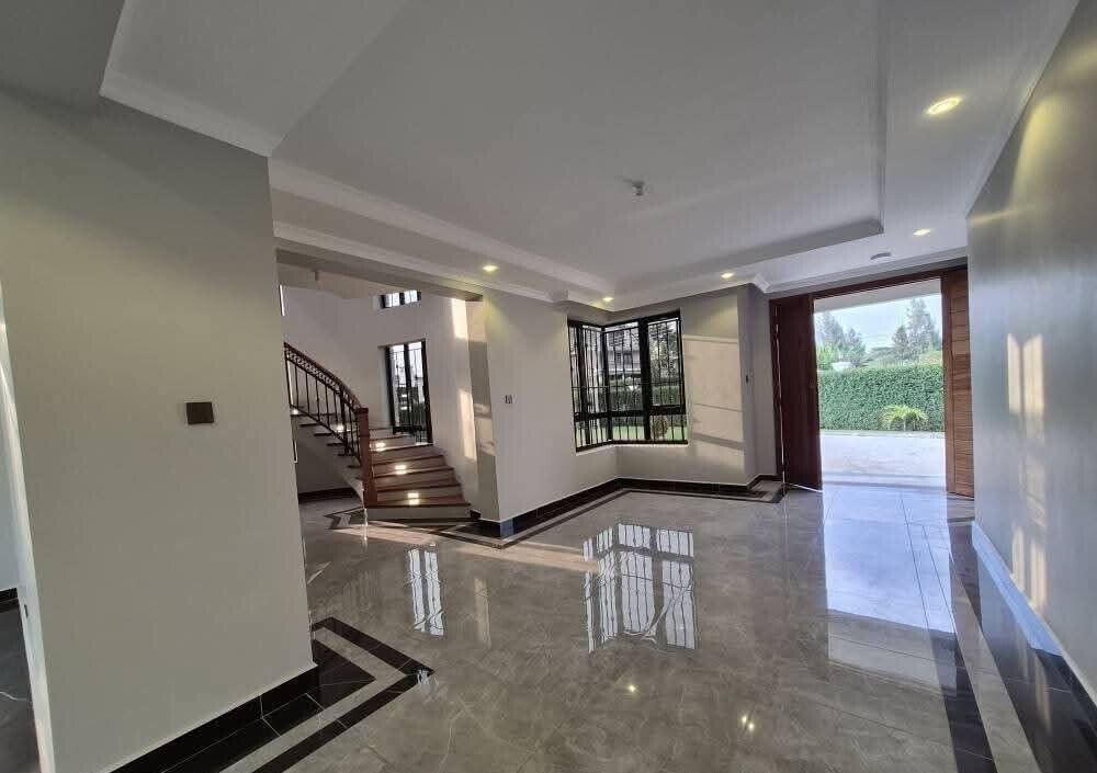 6BR All-Ensuite Mansionette with 0.3-Acre Garden - Runda