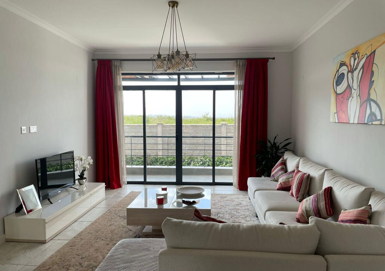 4BR Townhouse in 40-Acre Gated Paradise - Ridgeways