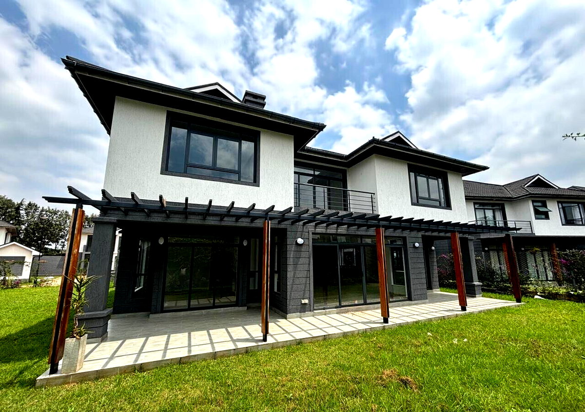 4BR Townhouse in 40-Acre Gated Paradise - Ridgeways