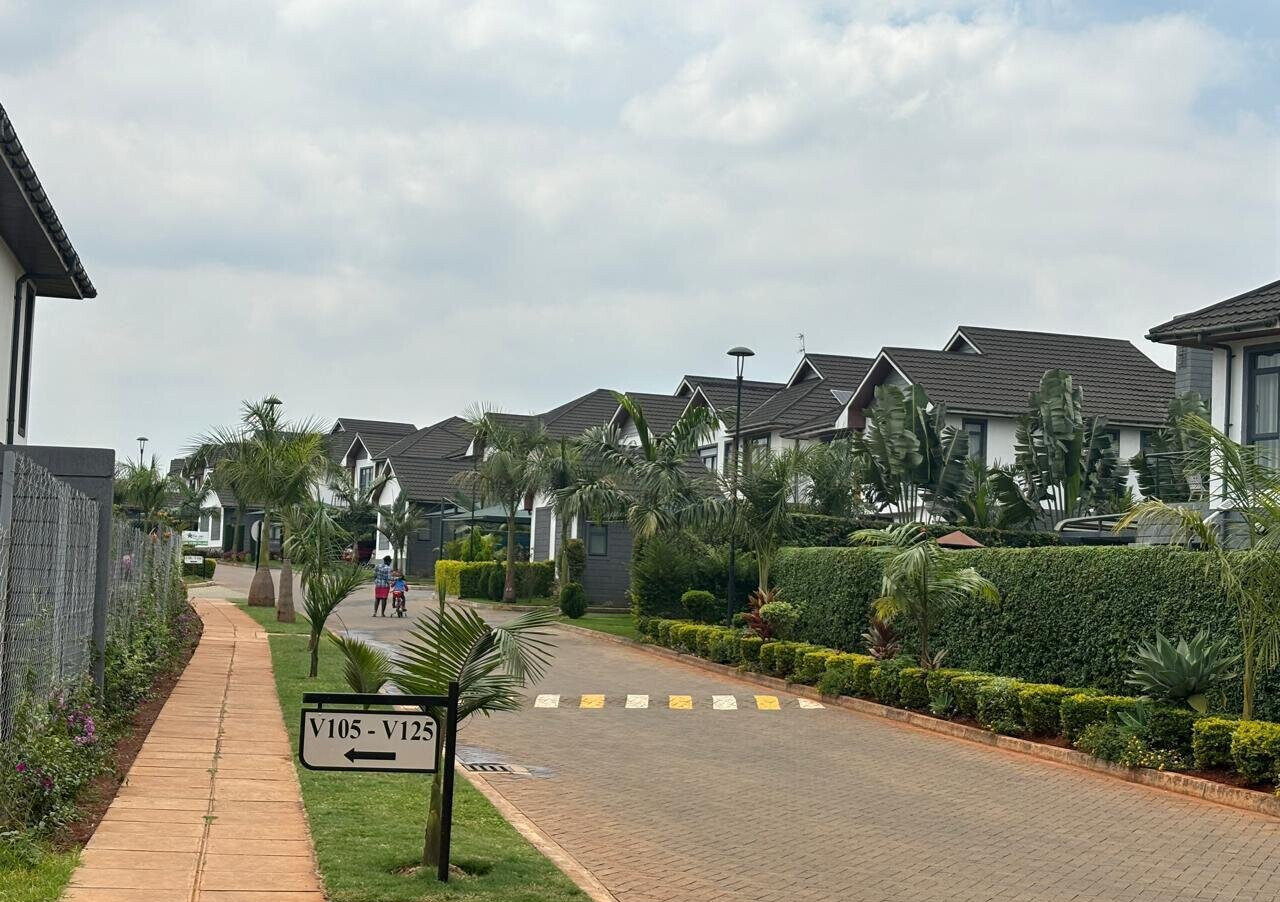 4BR Townhouse in 40-Acre Gated Paradise - Ridgeways
