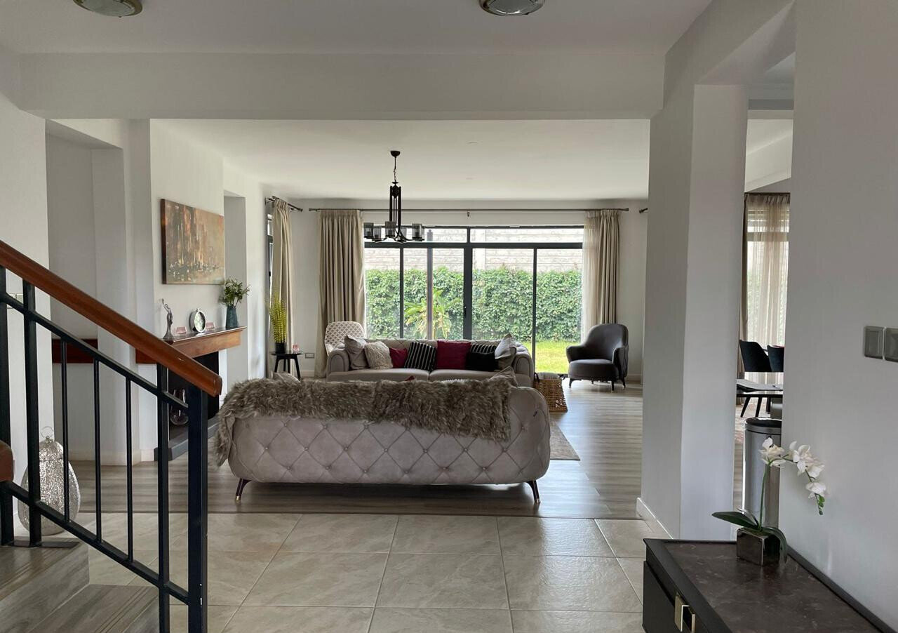 4BR Townhouse in 40-Acre Gated Paradise - Ridgeways