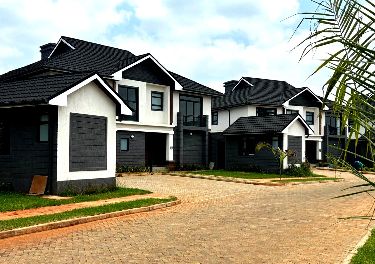 4BR Townhouse in 40-Acre Gated Paradise - Ridgeways