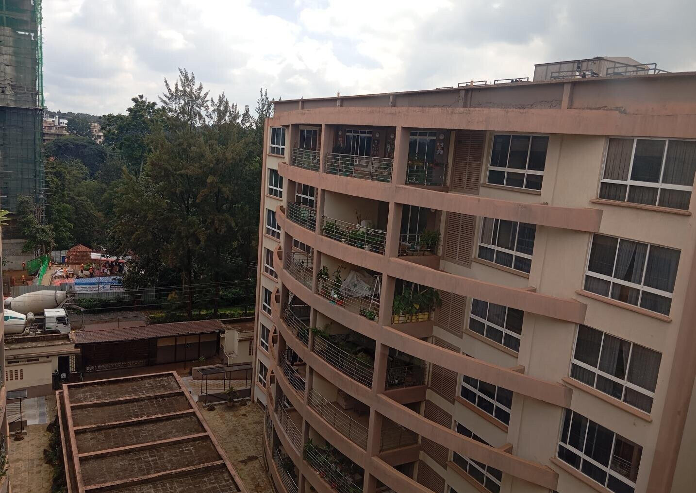 5 Ensuite Bedrooms with City Views & Resort Amenities - Spring Valley
