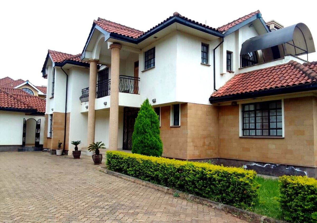 Homely 5-Ensuite Townhouse with Backup Generator – Karen