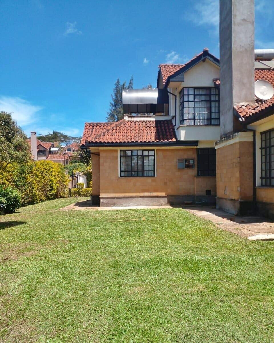 Homely 5-Ensuite Townhouse with Backup Generator – Karen