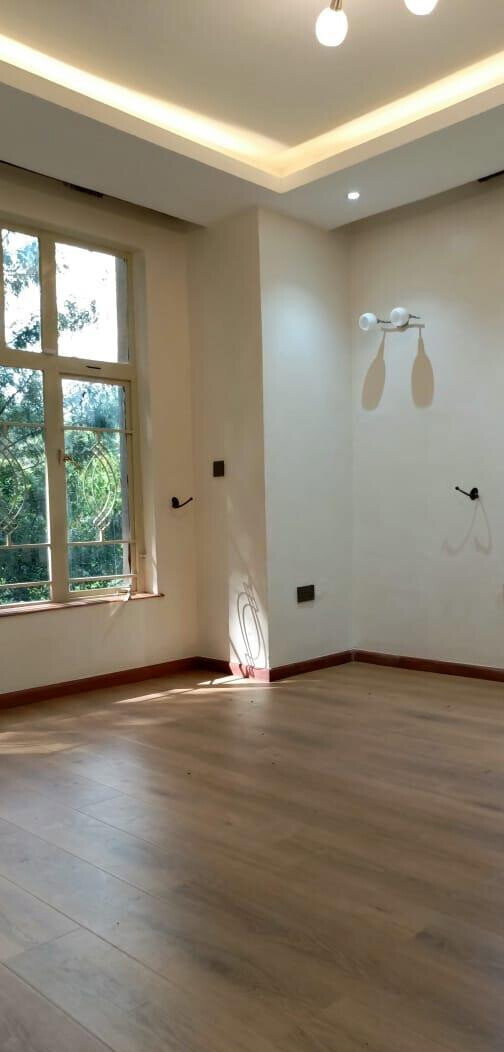8-Ensuite Mansion with Forest Views & Pool - Nyari