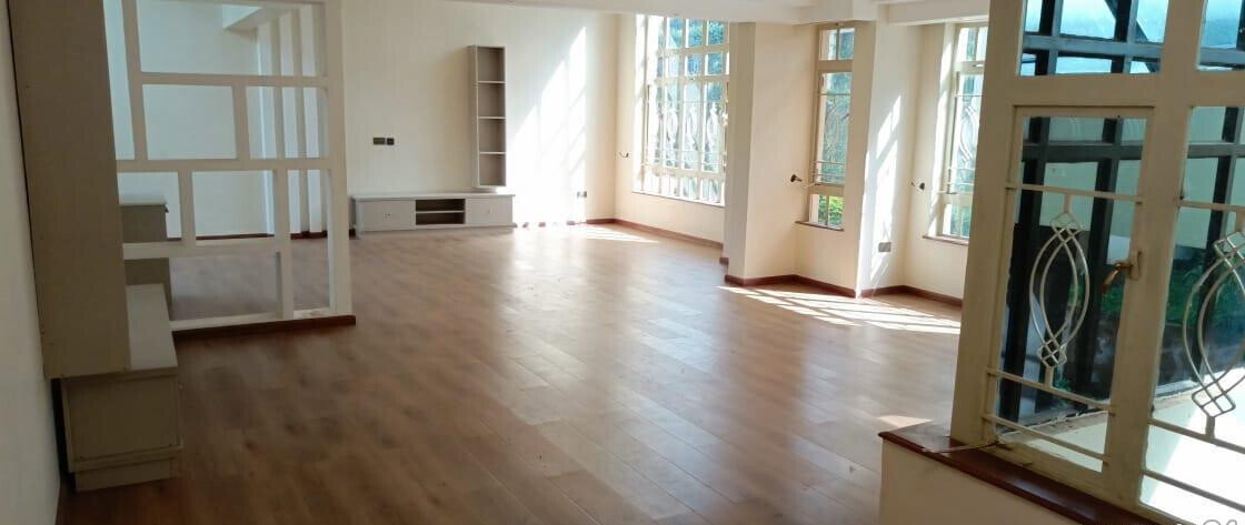 8-Ensuite Mansion with Forest Views & Pool - Nyari