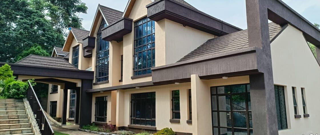 8-Ensuite Mansion with Forest Views & Pool - Nyari