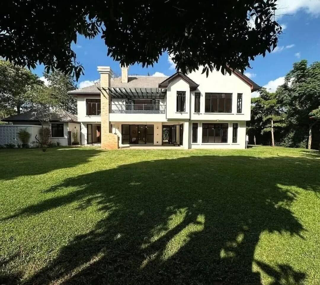 Half-Acre 5BR Mansion with Attic Lounge & Study - Runda