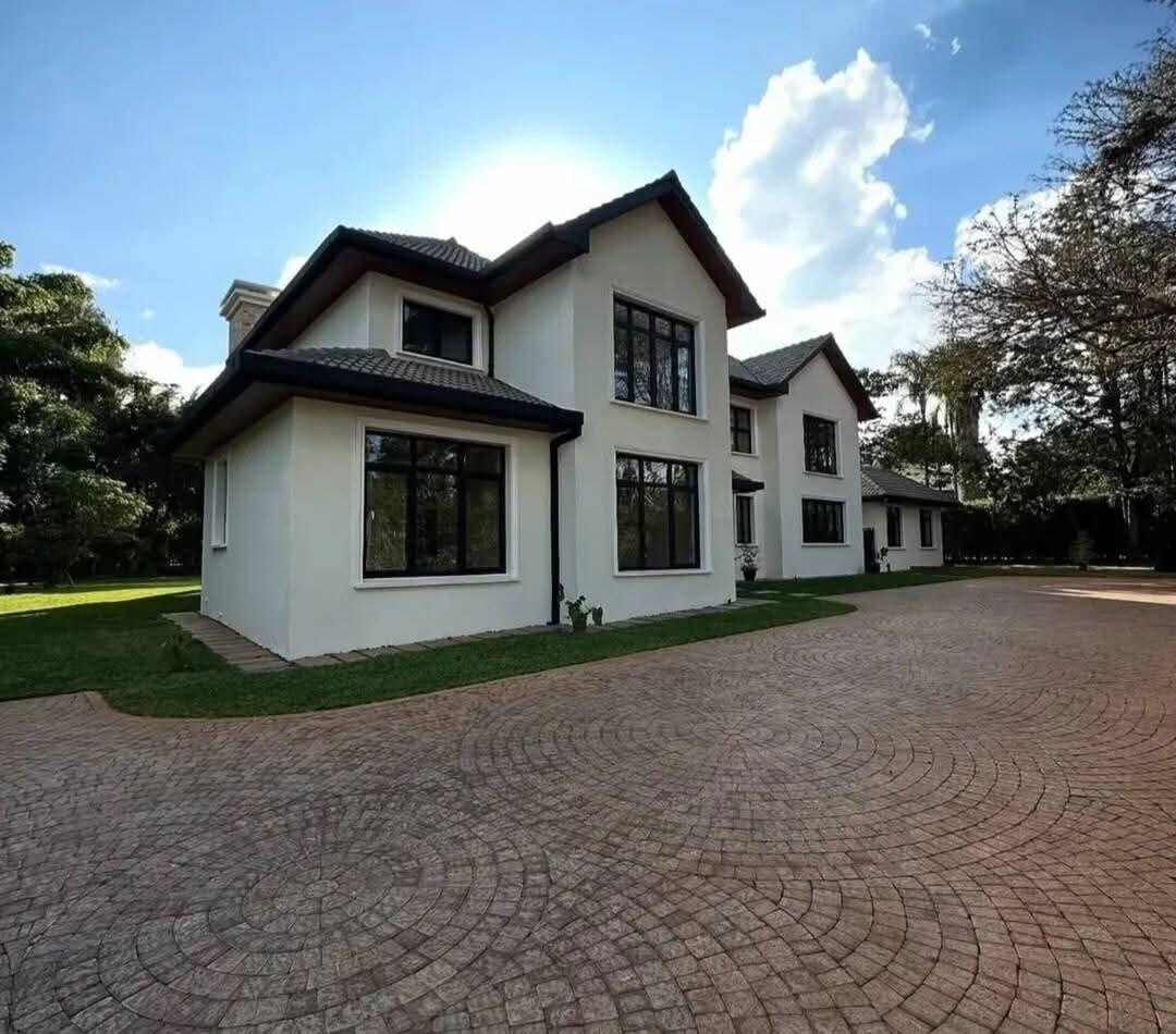 Half-Acre 5BR Mansion with Attic Lounge & Study - Runda