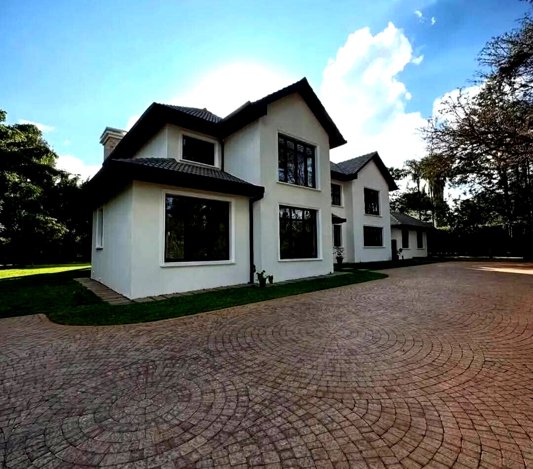 Half-Acre 5BR Mansion with Attic Lounge & Study - Runda