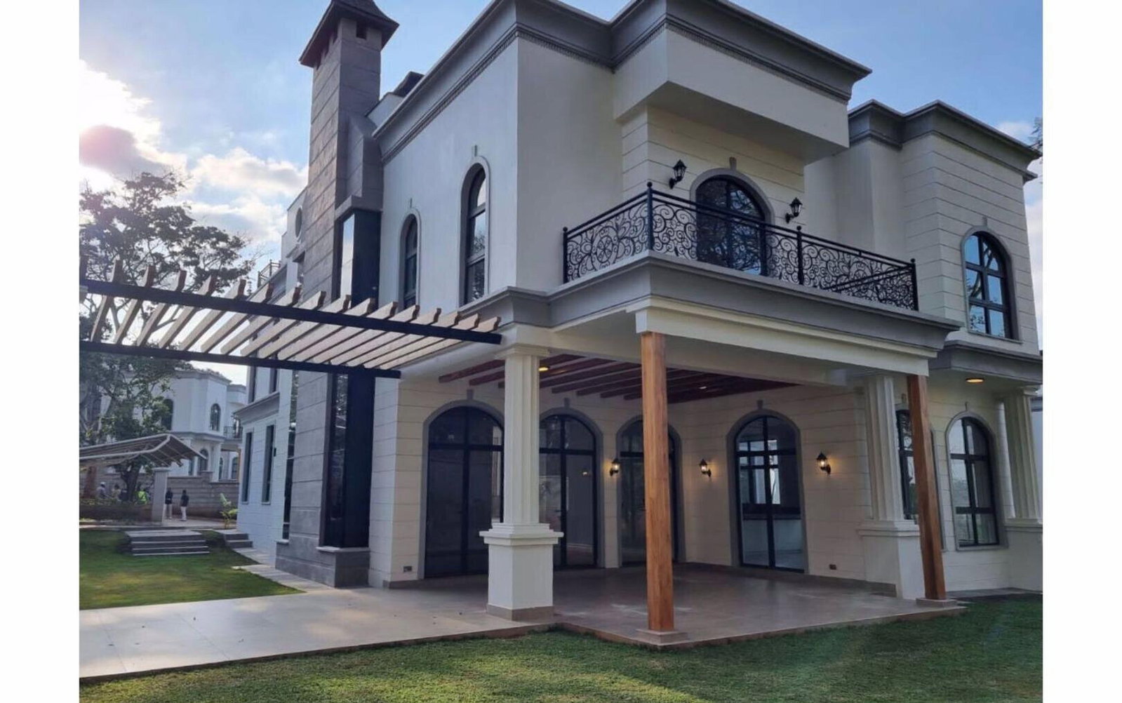 5-Ensuite Townhouse with Clubhouse & Heated Pool - Loresho